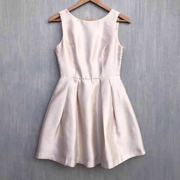 Lulus Dresses & Skirts - NWT Lulu’s open bow back mini dress metallic S
